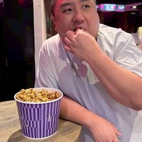 一起包在飽包裡