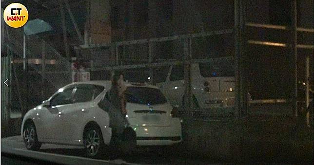 【獨家】二女共事一男　學姊回家形單影隻