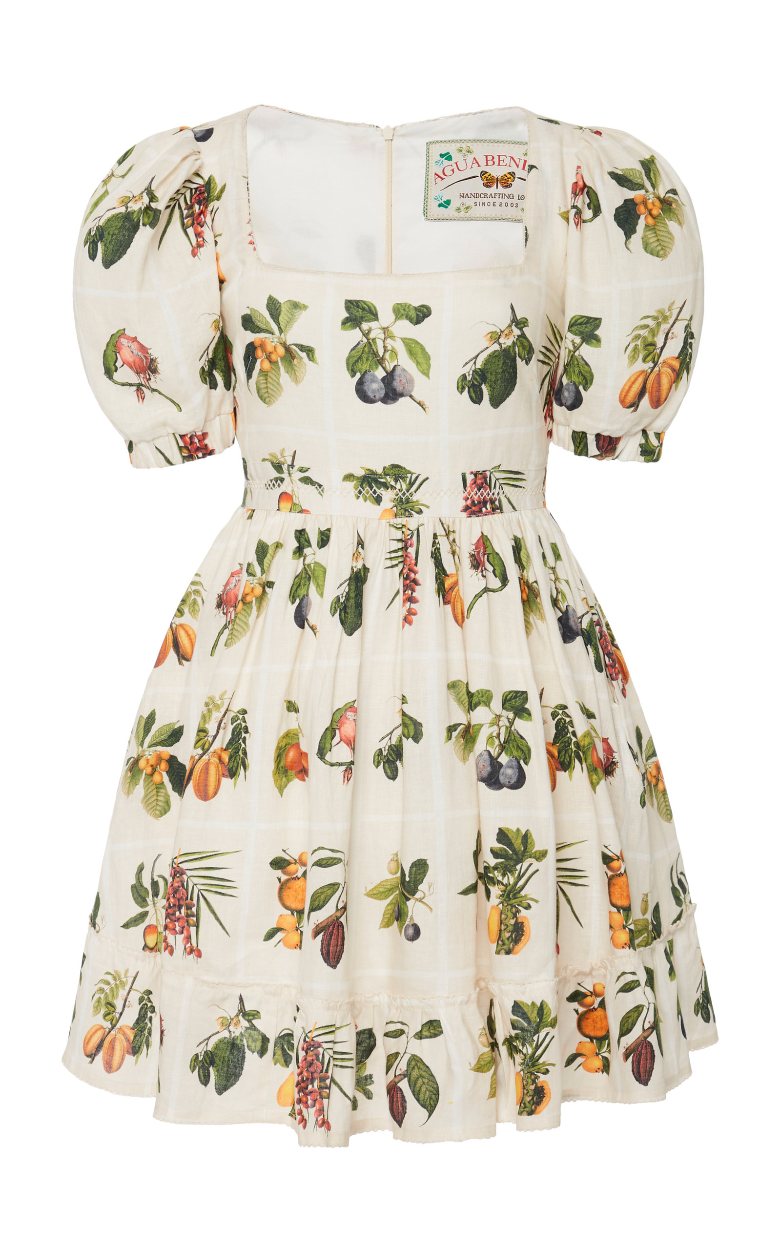 Combining the passion of its co-founders and the original artisan work of hundreds of Columbian wome