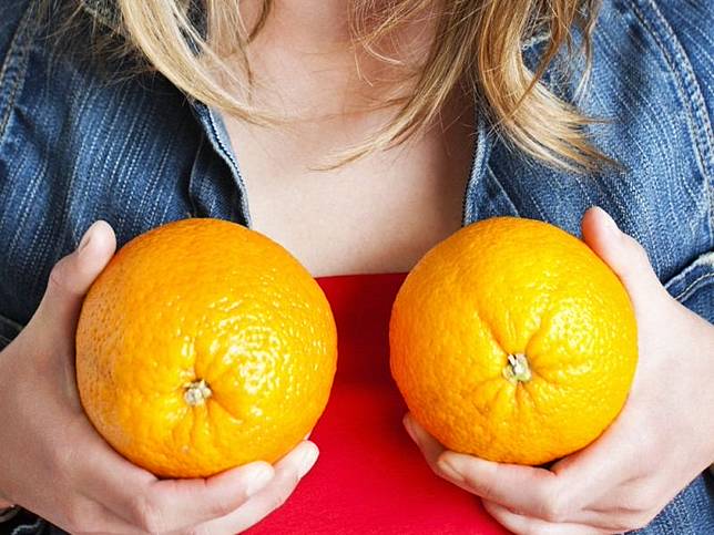 Tak Perlu Minder Ini Lho 6 Keuntungan Wanita Punya Payudara Kecil Okezone Com Line Today