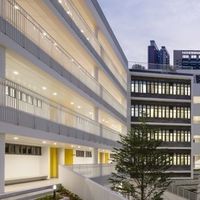 โรงเรียน ชายล้วน (บอท)
