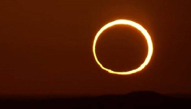 Niat Shalat Gerhana Matahari Lengkap Beserta Tata Cara Dan Hukumnya Inews Id Line Today