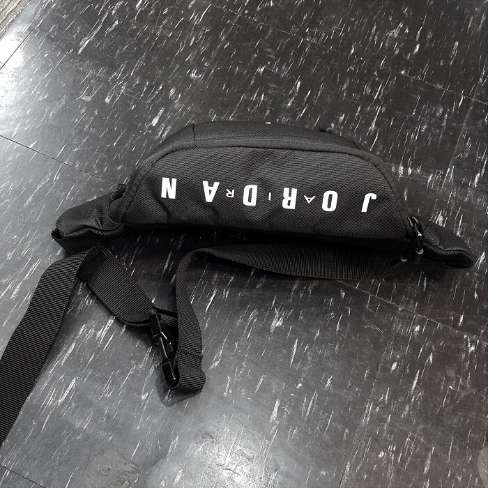 AIR JORDAN AJ 腰包 側背包 斜背包 隨身包 肩背包 包包 黑色 黑白 中型 9A0092-023