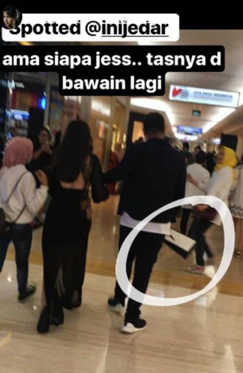 Tas Dibawakan, Jessica Iskandar Pacaran dengan Anak Erick Thohir?