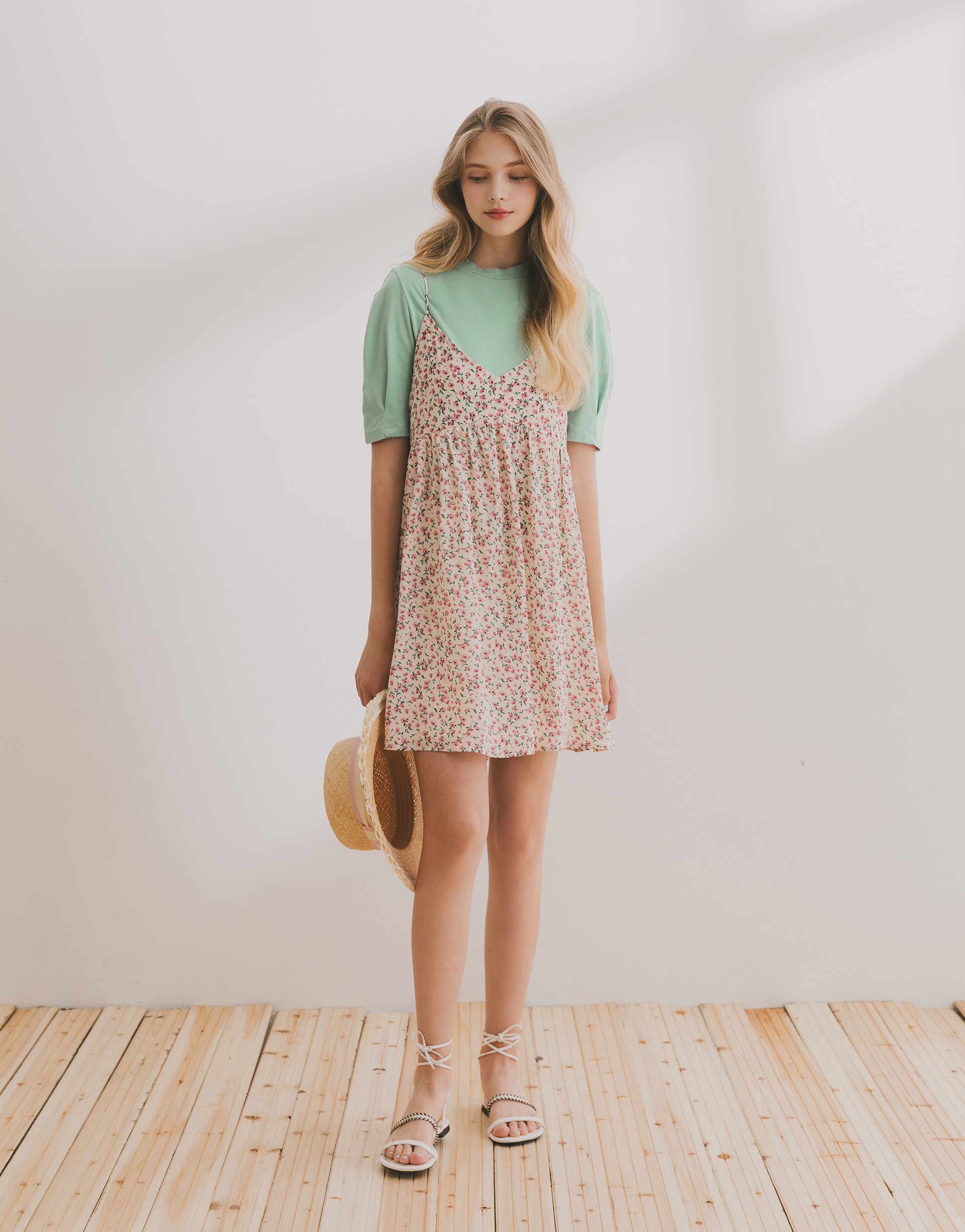 附內裡/肩帶不可調/後領鬆緊帶設計