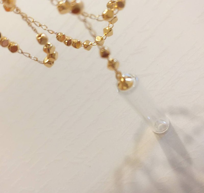 ＊＊關於作品＊＊ 主體：手工琉璃 尺寸：3.5 x 0.8cm Y字鍊長:16