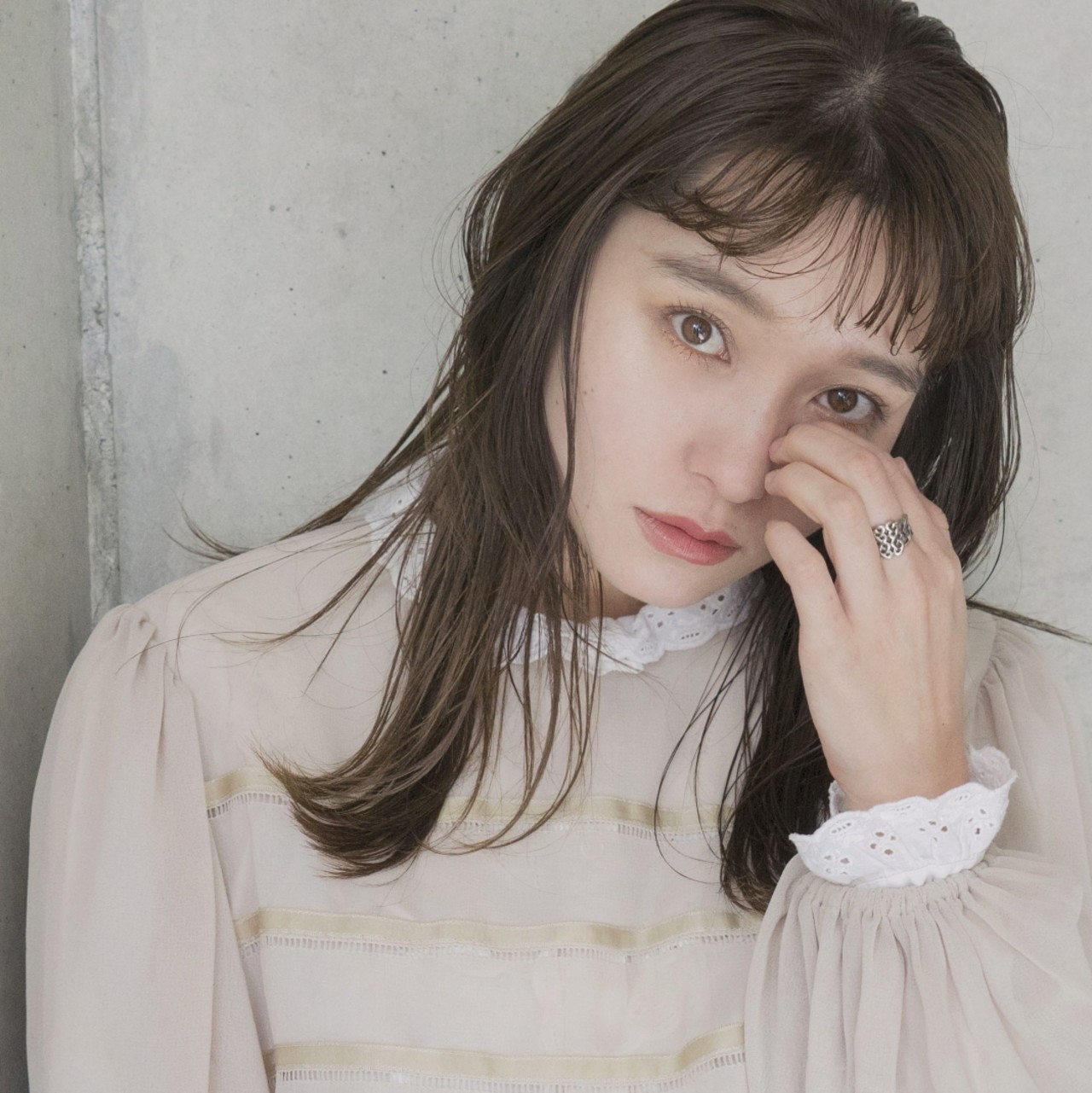 韓国女子みたいな色白美肌に近づく髪色