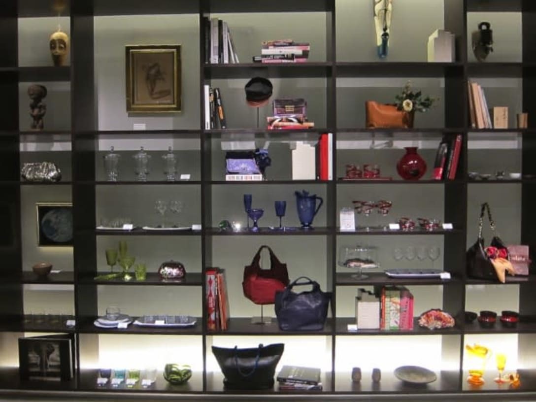 ヴィア バス ストップ が相次ぎ閉店 オンラインサイトも1月末に閉鎖