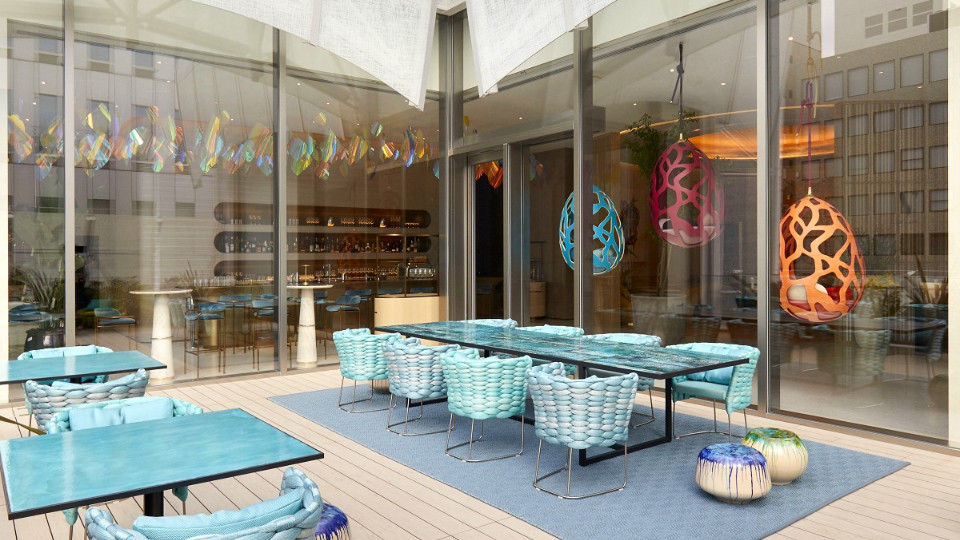 全日本最大的Louis Vuitton旗鑑店即將開幕，還同步推出Le Café V！快右滑看更多介紹吧～