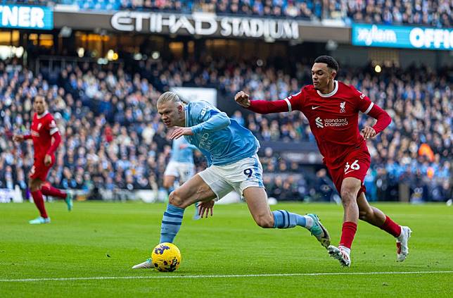 City goleia Liverpool e diminui distância para o Arsenal na Premier League  - Superesportes