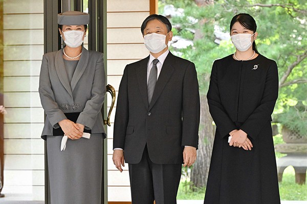 愛子さま】初めての単独地方公務のファッションを考察。若き