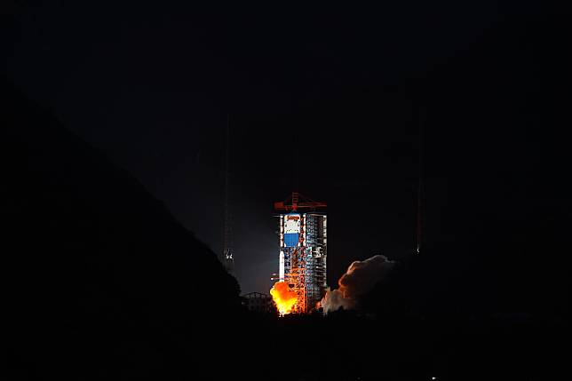 Update: China launches Geely-02 satellites | XINHUA | LINE TODAY