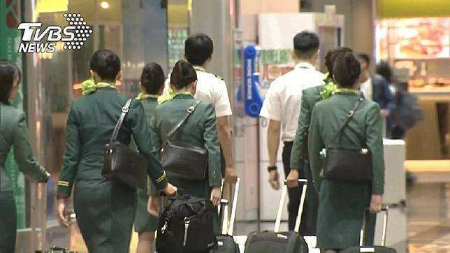 長榮航空1名空姐藉故請假，1年只上班154天遭公司資遣。(示意圖／TVBS)