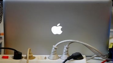 延長電池壽命！Apple 修改 MacBook 充電模式，不一定充到 100%