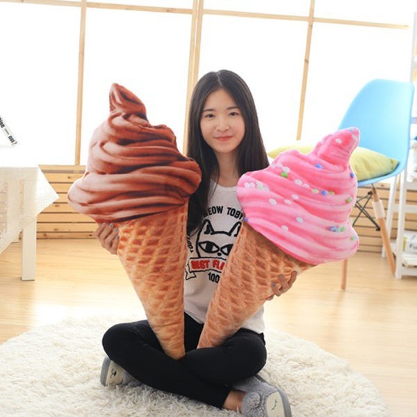 【商品說明】 尺寸:尺寸約46cm 冰淇淋抱枕 炎炎夏日清涼一下 自用送禮兩相宜