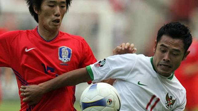 Ponaryo Astaman saat masih membela timnas Indonesia. AFP PHOTO/Bay ISMOYO