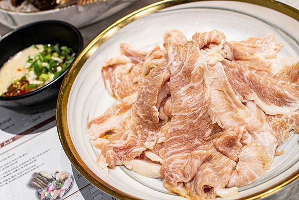 【桃園美食】嗑肉石鍋-什麼!?和牛龍蝦火鍋只要599元就能吃到！CP值爆高的火鍋店