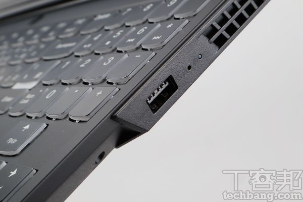 Lenovo Legion Y530－ 沉穩低調的電競筆電