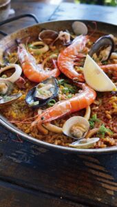 西班牙海鮮燉飯是店內招牌