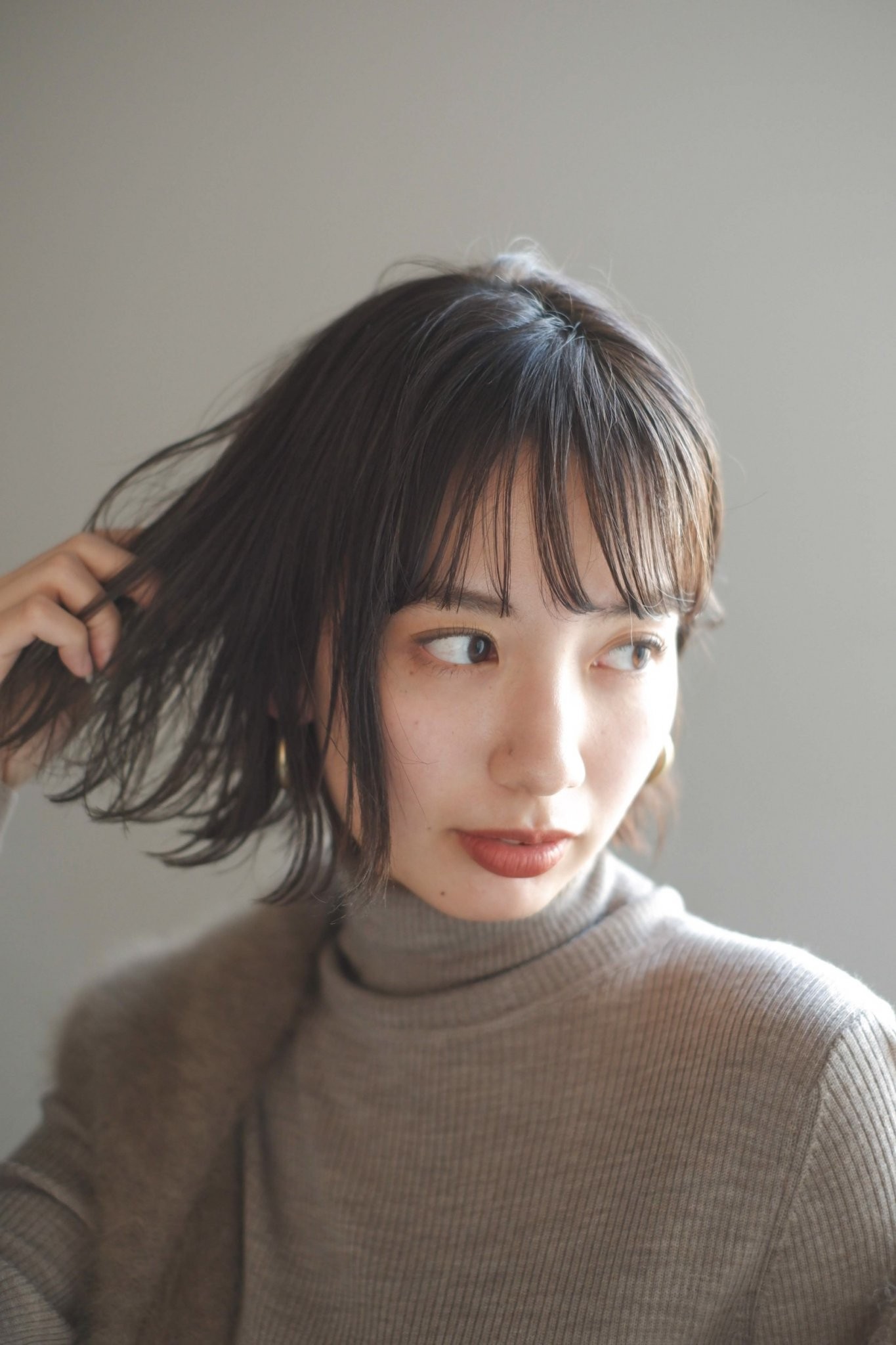 大人の上質タイトボブ が素敵 オイルを効かせたツヤ髪が簡単に決まります