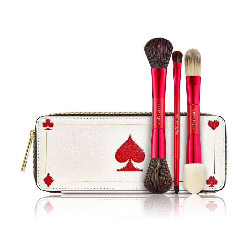 【商品特色】雅詩蘭黛以「幸福撲克」為主題，推出一系列豐富繽紛的聖誕彩妝禮盒，將撲克牌的四個花色賦予嶄新的象徵，燦爛的紅、金、黑及白配色，碰撞出幸福喜悅的佳節氣氛。【商品規格】容量/規格: 1. 專業腮