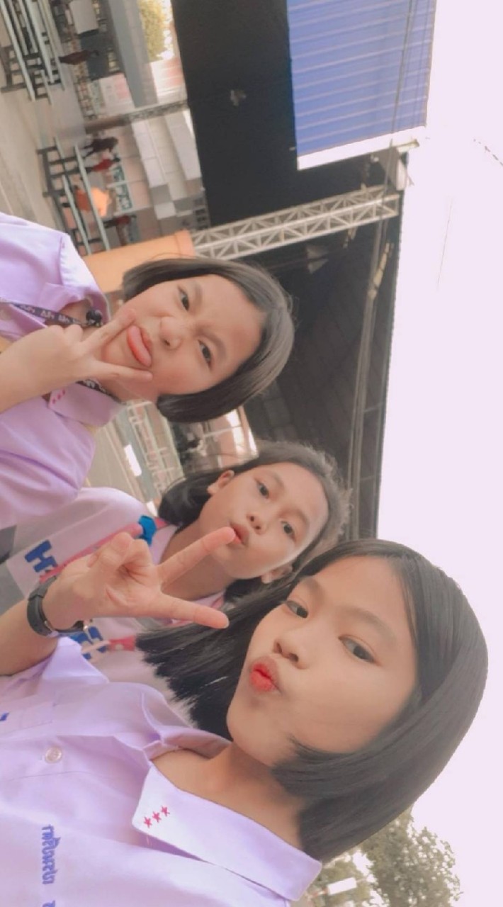 เพื่อนสามสาว