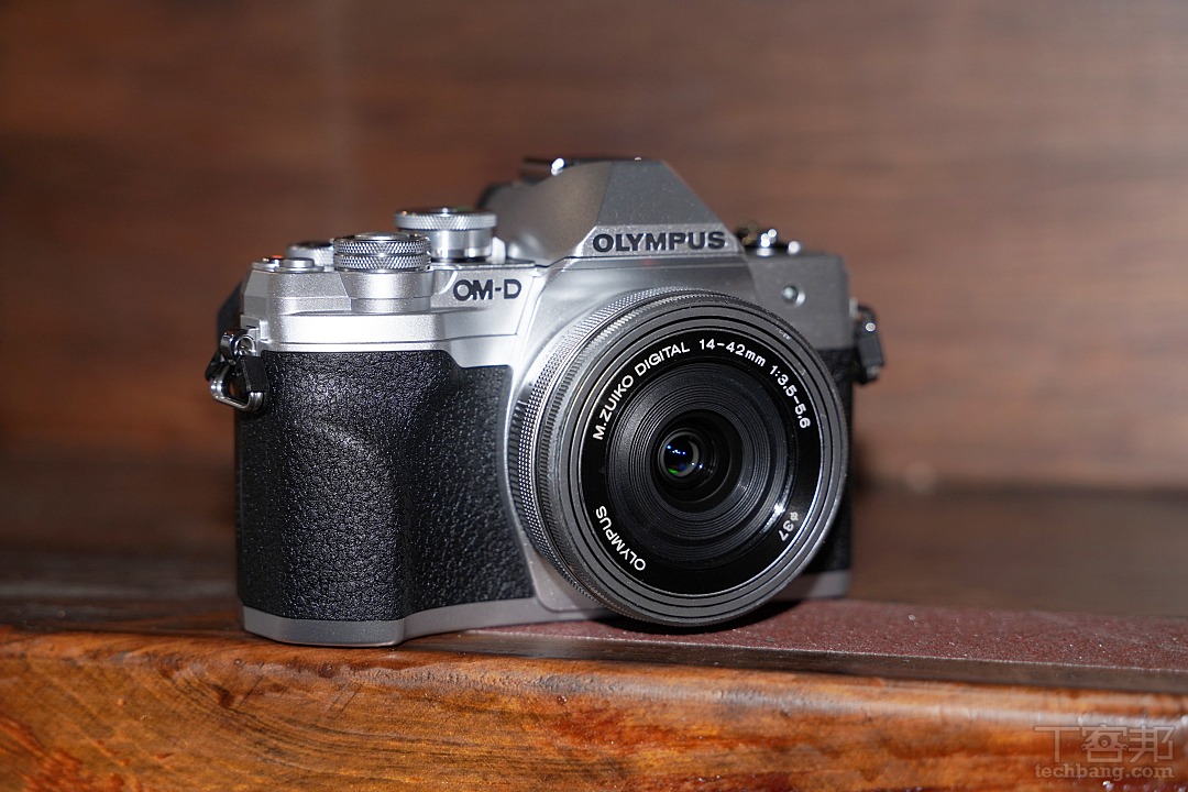Olympus 入門新機 OM-D E-M10 Mark IV 輕量登場，單機身售價 22,990 元