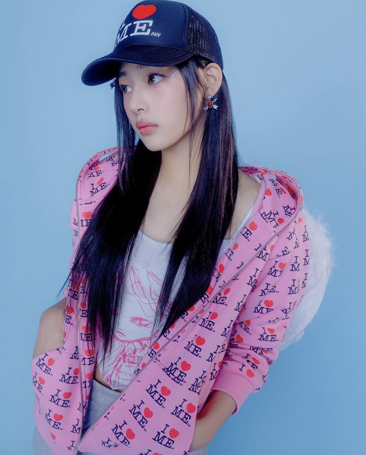 NewJeans登美國跨年特別節目！Y2K個性少女VS美式校園甜妹妝造超強，這款髮飾太酷啦！