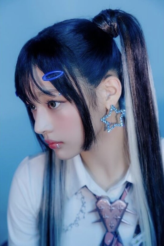 NewJeans登美國跨年特別節目！Y2K個性少女VS美式校園甜妹妝造超強，這款髮飾太酷啦！