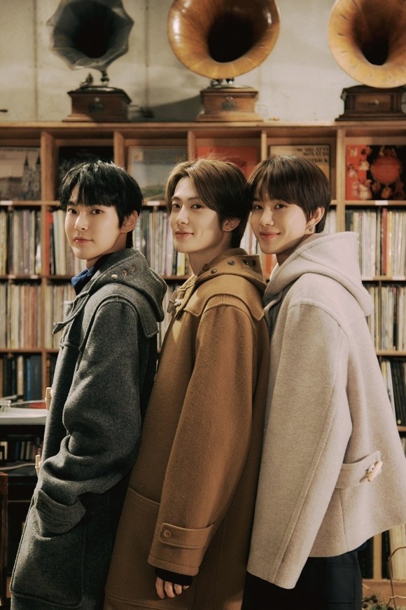 NCT127 直筆サイン　ドヨン　ジェヒョン　ジョンウ　ドジェジョン NCT127 直筆サイン ドヨン ジェヒョン ジョンウ ドジェジョン NCT