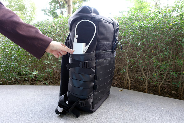 開箱-bagrun都會玩家瞬開翻蓋後背包，通勤後背包推薦，旅行輕便背包，一秒瞬開磁扣的輕量防水後背包，輕旅行多功能收納後背包