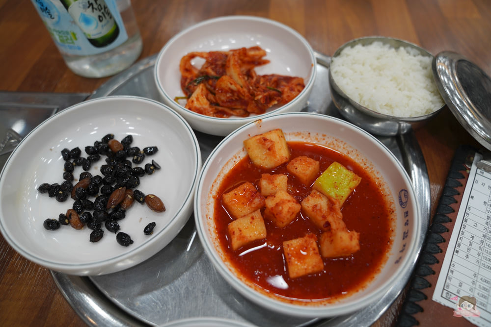 明洞元堂馬鈴薯排骨湯-明洞元堂脊骨土豆湯-24小時營業-一個人可以吃