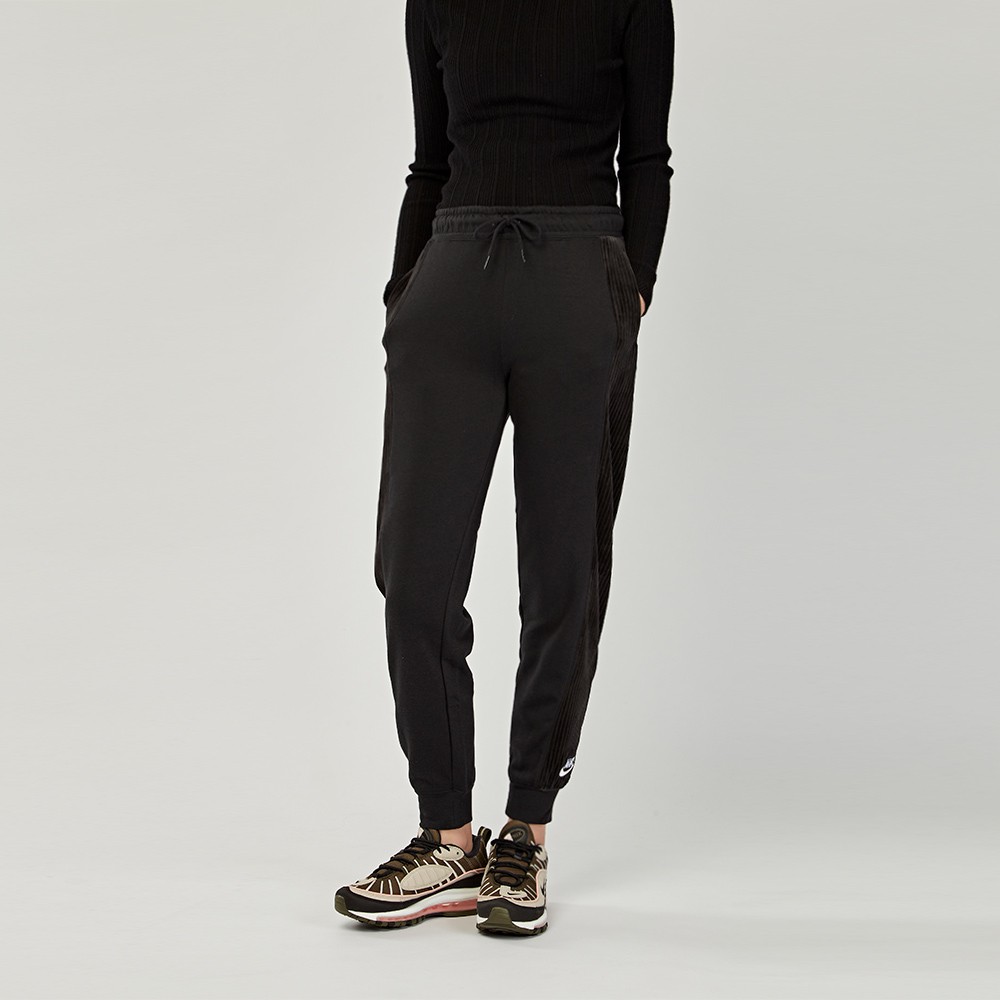 尺寸問題歡迎詢問小編，購買前請確認尺寸再下單！Model: 163/50 高腰63cm 低腰83cm 臀圍91cm 大腿圍51-59cm 照片著用 M刷毛內裏※此款服飾為：Standard Fit 標