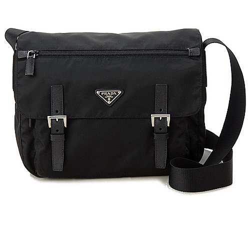 專櫃熱銷缺貨款n品牌經典降落傘尼龍材質n質輕耐用包款n時尚達人必備款