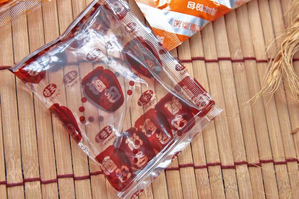 味王大食客-酒香燒雞湯麵、蔥燒牛肉湯麵、蒜香豚骨湯麵-宵夜美食免出門在家輕鬆用泡麵煮出餐廳級的美味小火鍋