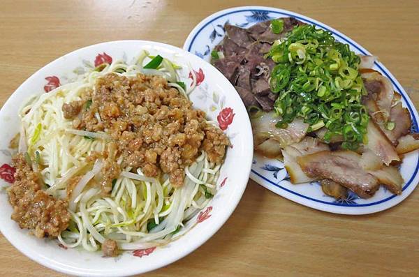 【中和美食】特製汕頭麵-巷弄裡的40年老店 【中和美食】特製汕頭麵-巷弄裡的40年老店