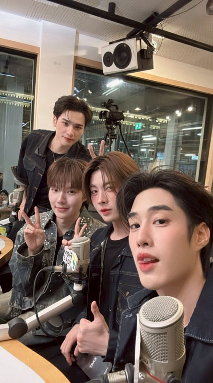 หาเพื่อน+แฟน+หานิยาย+ในเขมจิราต้องรอด+busdice