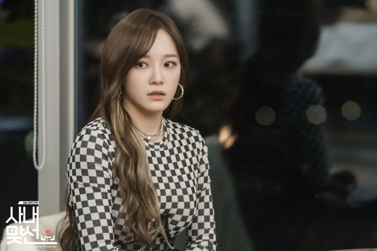 「辦公室戀情韓劇」推薦1：《社內相親》