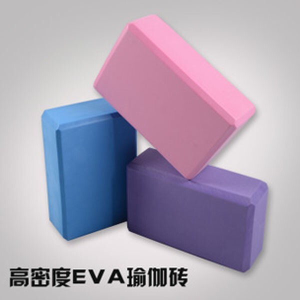 高密度瑜伽磚無味eva瑜珈枕   商品介紹    高密度eva環保材質抗壓不變形經久耐用  手感好防滑佳安全稜角設計不刮傷  無毒環保瑜珈磚是做瑜珈動作時初學者的輔助道具主要是防止做高難度動作時拉傷須完全伸展手臂或下腰碰地面瑜珈磚可幫助您做瑜珈伸展慢慢調整瑜珈磚與地面的距離有效精準地完成瑜珈動作提供訓練者安全穩定的支撐預防進行高難度瑜珈動作時拉傷  特色  重量輕方便攜帶  尺寸大小適中方便使用時抓取 邊緣斜面倒角設計使用過程中更舒適  規格    尺寸7.5*23*15cm  顏色粉色藍色紫色 材質環保材質evape  備註 下標前請您多利用問與答詢問顏色現貨數量喔 謝謝您^^  貼心提醒七天鑑賞期內退換貨請務必保持商品完整性內外包裝及說明書煩請一併退回若有商品毀損(包含刮傷)內外包裝盒不完整被塗寫標記等情況發生恕無法退換貨(為保障您的權益建議外箱可以保留一個月或至少一星期喔)