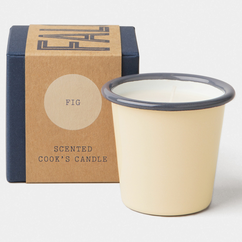 可用於增加居家香氣或營造浪漫氛圍 商品介紹 此款香氛蠟燭採用樸素單色造型設計，內含芬芳的無花果香氣，可用於增加居家、餐廳等香氣或營造浪漫氛圍。蠟燭在挪威生產，蠟為100%天然大豆蠟，香氣則是來自法國南