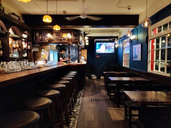 【板橋餐酒館】Lane 72 Bistro - 柒拾貳巷英式小酒館 #酒吧 #Live演出 #板橋美食 #英國美食 (22).jpg