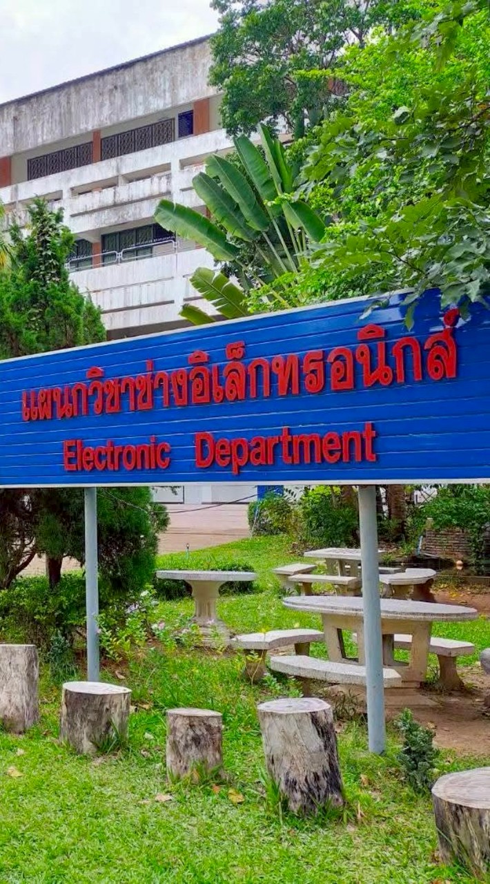 ครูและลูกศิษย์อิเล็กทุกรุ่น วท.ยโสธร