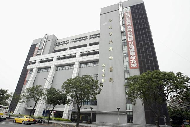 消防局今天近午接獲報案有人路倒，救護人員趕到現場搶救失去意識的劉姓男子，送往和平醫院急救，但仍回天乏術。圖／聯合報系資料照片