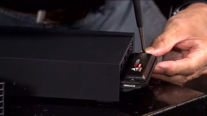 內建 NVMe M.2 擴充插槽，可輕鬆安裝額外的 SSD。