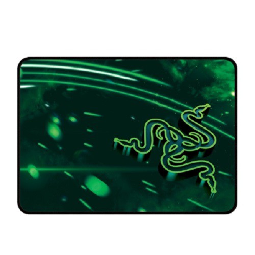 平滑、緊密紋理帶來快速滑鼠移動像素級瞄準與追蹤精準度針對所有靈敏度設定與滑鼠類型進行優化攜帶性超高布料設計防鬚邊針織邊框防滑橡膠底部