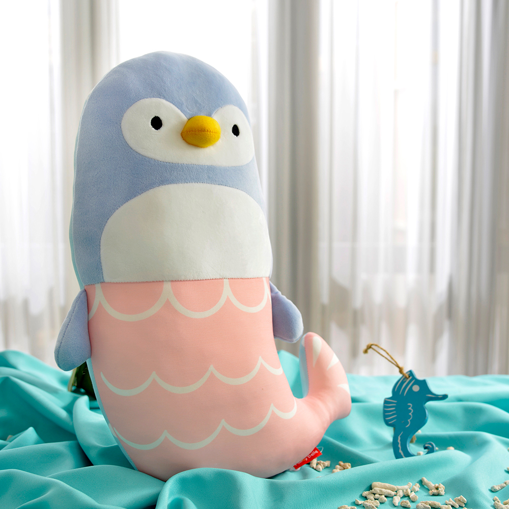 ．愛不釋手的可愛造型娃娃．特殊涼感材質，清涼降溫．蓬鬆Q彈一抱就愛上!