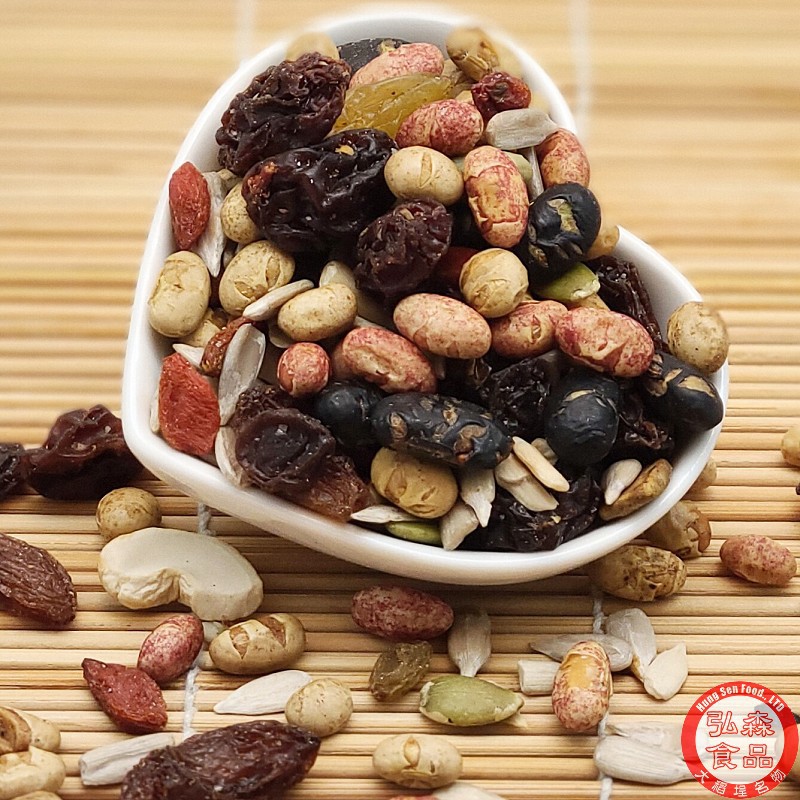 ◆品牌名稱 : 弘森食品行◆商品名稱 : 【弘森食品行】健康果仁 (300公克±5公克)◆容量/規格: PP透明夾鏈袋/300公克±5公克◆保存期限: 10個月◆成份: 黑豆酥、黃豆酥（非基因改造）、