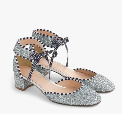 8 Inspirasi Sepatu Glitter yang Wajib Kita Punya