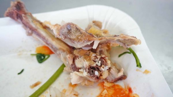 【林口美食】名香焢肉飯-用餐時間大排長龍的超人氣雞腿飯