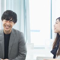 ㈱コスモスイニシア